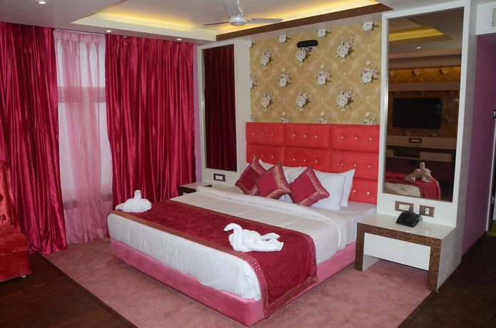 Imagen de la habitación del Hotel The Grand Empire A Boutique. Foto 7
