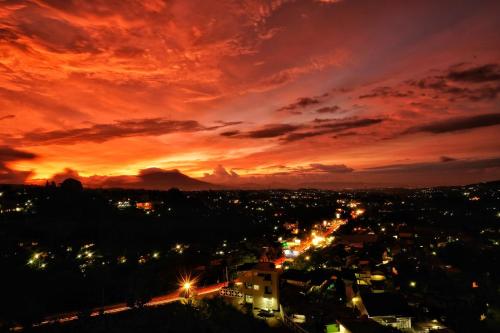 Imagen general del Hotel The Grand Hill Resort-Hotel. Foto 4