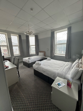 Imagen de la habitación del Hotel The Grand Hotel, Port Talbot. Foto 2