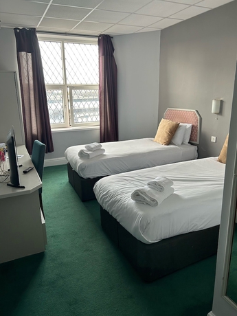 Imagen de la habitación del Hotel The Grand Hotel, Port Talbot. Foto 9