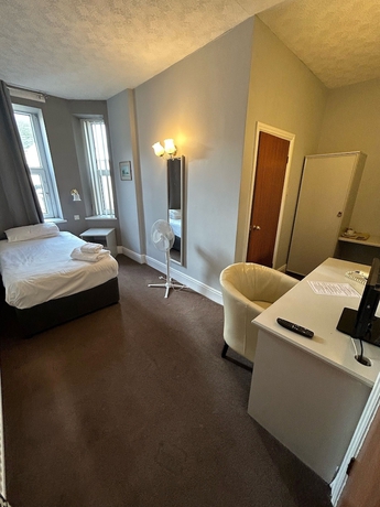 Imagen de la habitación del Hotel The Grand Hotel, Port Talbot. Foto 10