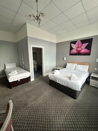 Imagen de la habitación del Hotel The Grand Hotel, Port Talbot. Foto 12