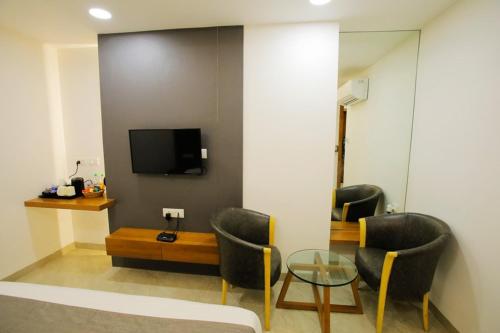 Imagen general del Hotel The Grand, Indore. Foto 6