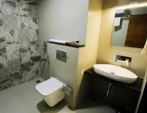 Imagen general del Hotel The Grand, Indore. Foto 9