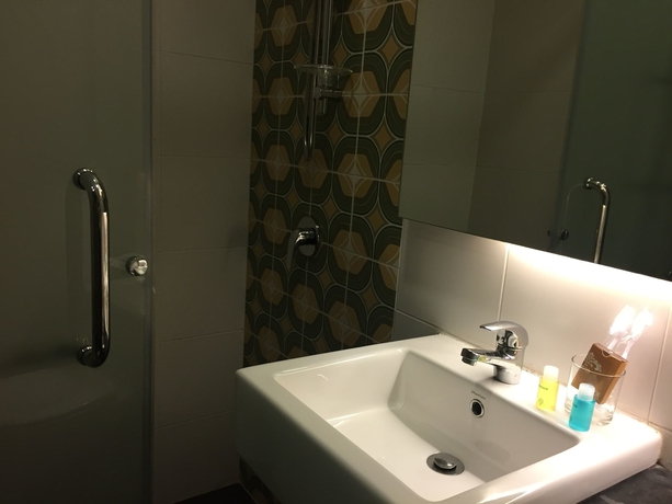 Imagen de la habitación del Hotel The Grand Jade. Foto 14