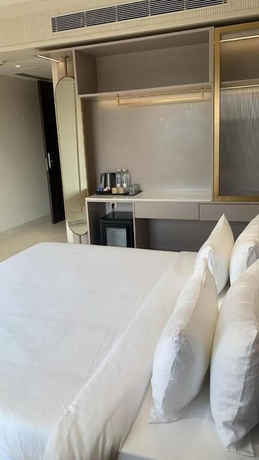 Imagen de la habitación del Hotel The Grand Jalsa Resort. Foto 1