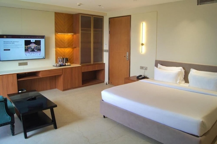 Imagen de la habitación del Hotel The Grand Jalsa Resort. Foto 10