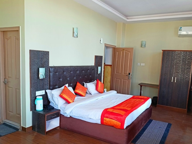 Imagen de la habitación del Hotel The Grand Madhushala Shimla. Foto 2