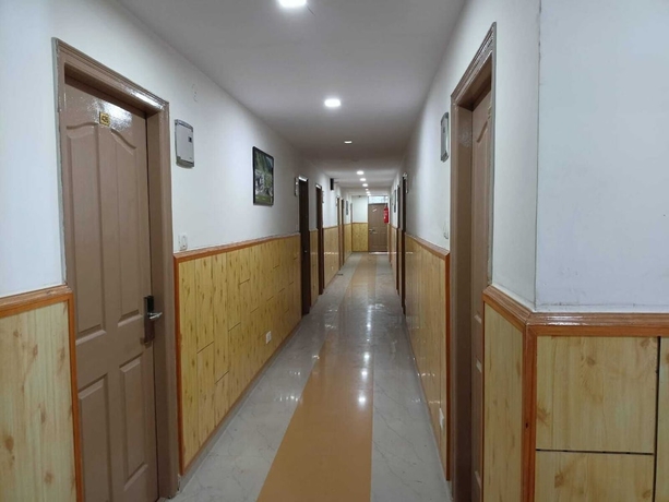 Imagen de los interiores del Hotel The Grand Madhushala Shimla. Foto 13