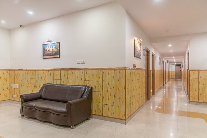 Imagen de los interiores del Hotel The Grand Madhushala Shimla. Foto 16
