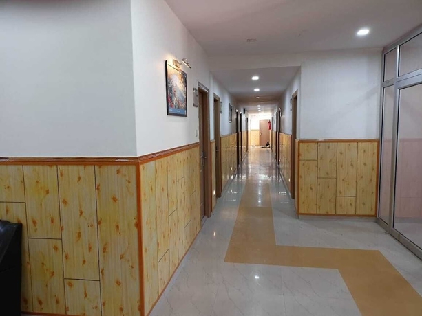 Imagen de los interiores del Hotel The Grand Madhushala Shimla. Foto 19