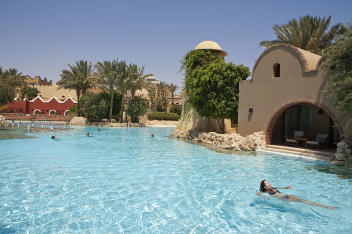 Imagen de la piscina del Hotel The Grand Makadi. Foto 9
