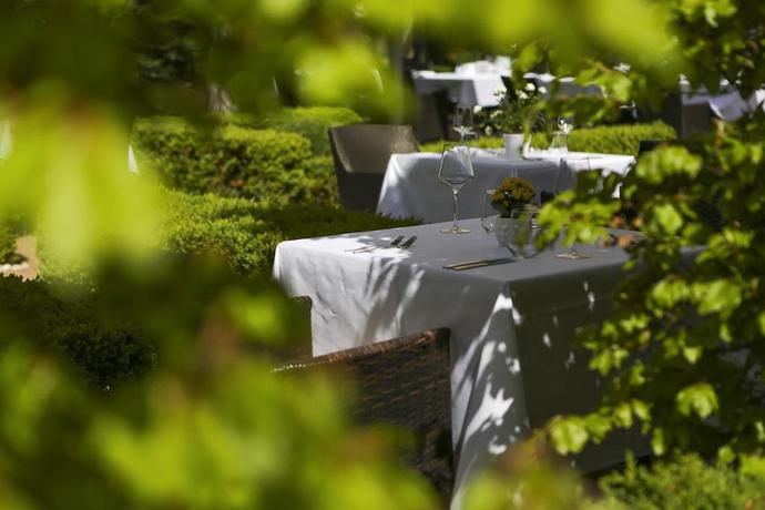 Imagen general del Hotel The Grand Mark Prague - The Leading Hotels Of The World. Foto 13