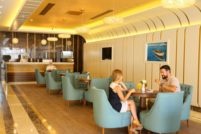 Imagen de los interiores del Hotel The Grand Mira. Foto 16