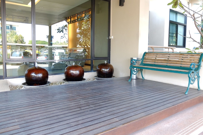 Imagen de los exteriores del Hotel The Grand Napat. Foto 12