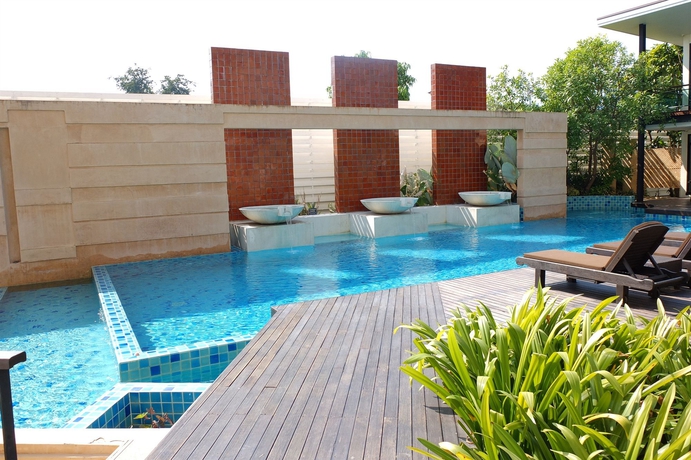 Imagen de la piscina del Hotel The Grand Napat. Foto 16