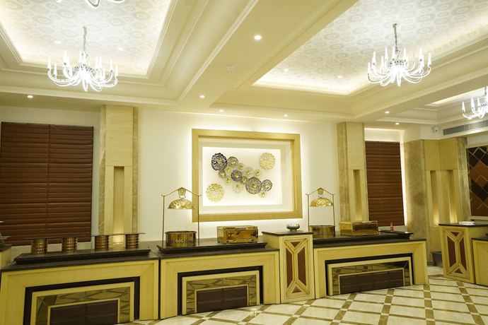 Imagen de los interiores del Hotel The Grand Nirvana and Resort. Foto 13