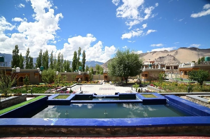 Imagen de la piscina del Hotel The Grand Orchard Resort. Foto 12