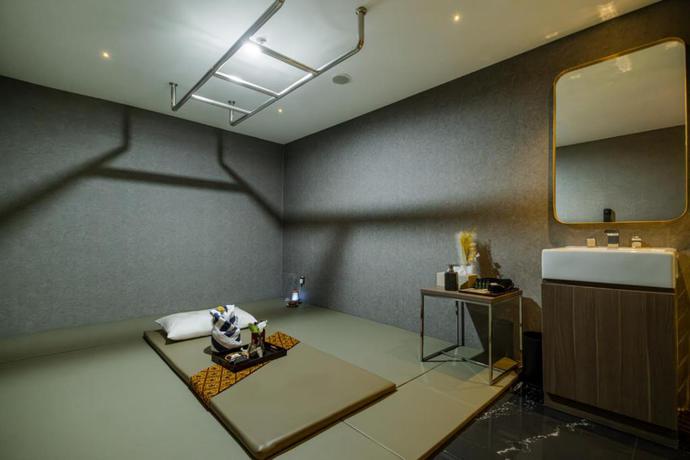 Imagen de los interiores del Hotel The Grand Platinum Jakarta. Foto 26