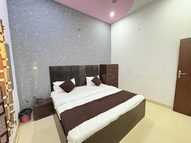 Imagen de la habitación del Hotel The Grand Plaza Agra. Foto 3