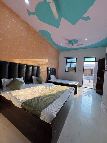 Imagen de la habitación del Hotel The Grand Plaza Agra. Foto 8
