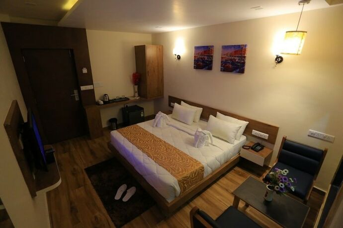 Imagen general del Hotel The Grand Raveta. Foto 9