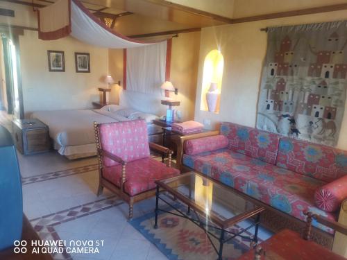 Imagen de la habitación del Hotel The Grand Resort. Foto 20