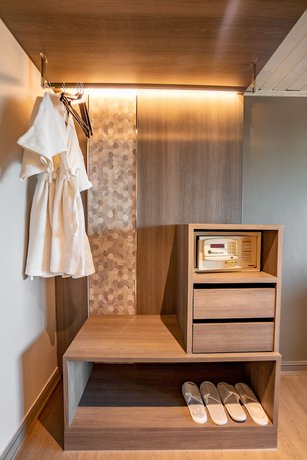 Imagen de la habitación del Hotel The Grand Riverside Phitsanulok. Foto 2