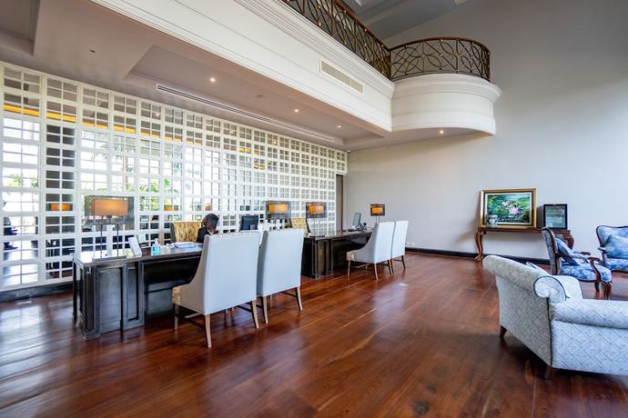 Imagen de los interiores del Hotel The Grand Riverside Phitsanulok. Foto 13