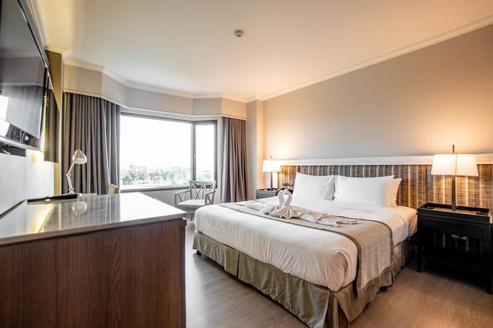 Imagen de la habitación del Hotel The Grand Riverside Phitsanulok. Foto 12