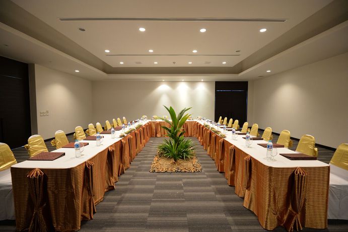 Imagen de los interiores del Hotel The Grand Southsea Khaolak Beach Resort. Foto 13