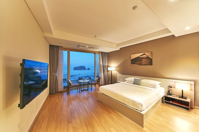 Imagen de la habitación del Hotel The Grand Sumorum. Foto 15