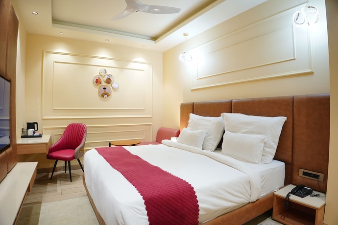 Imagen de la habitación del Hotel The Grand Sun City and Resort. Foto 2
