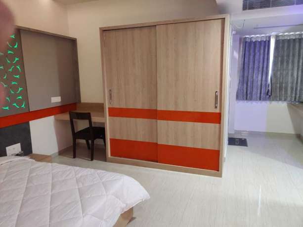 Imagen de la habitación del Hotel The Grand Takshak. Foto 5