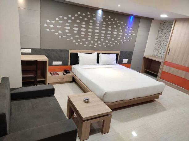 Imagen de la habitación del Hotel The Grand Takshak. Foto 6