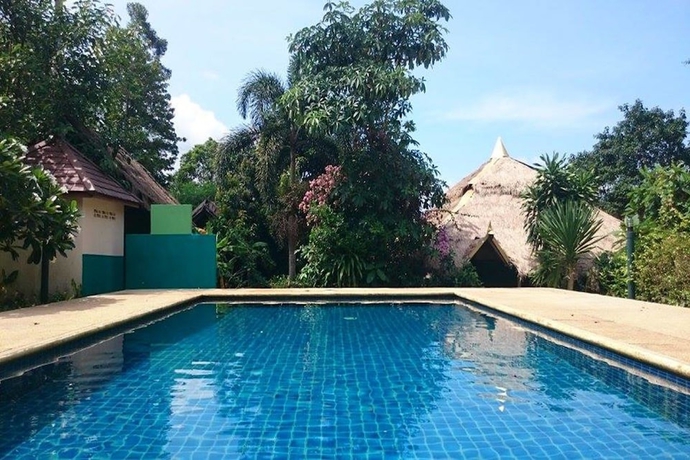 Imagen de la piscina del Hotel The Grand Tree Resort. Foto 15