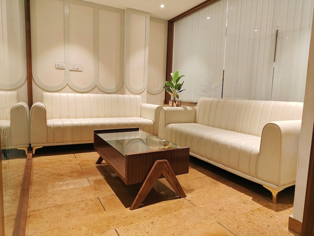 Imagen de los interiores del Hotel The Grand Uddhav. Foto 19
