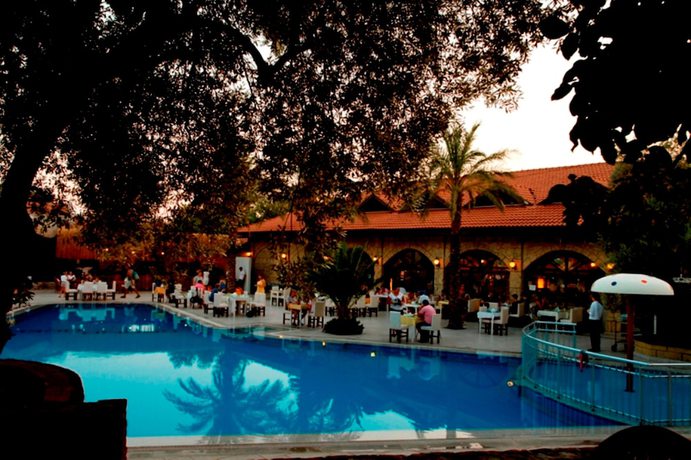 Imagen de la piscina del Hotel The Grand &Uuml;&ccedil;el. Foto 17