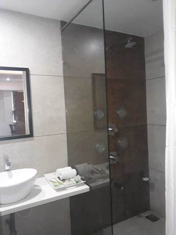 Imagen de la habitación del Hotel The Grand Vardhman. Foto 16