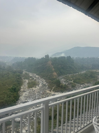 Imagen de los exteriores del Hotel The Grand View, Baijnath. Foto 11