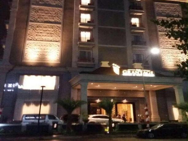 Imagen general del Hotel The Grantage Hotel and Sky Lounge. Foto 2
