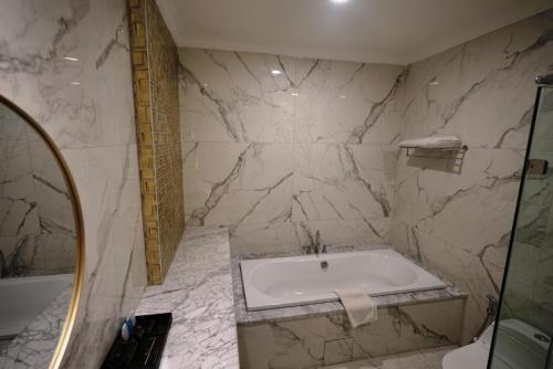 Imagen general del Hotel The Grantage & Sky Lounge. Foto 2