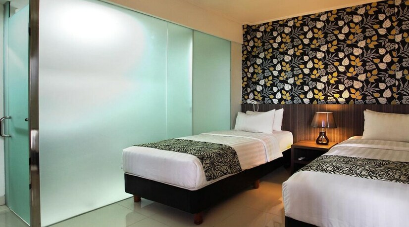 Imagen de la habitación del Hotel The Green, Bekasi. Foto 9