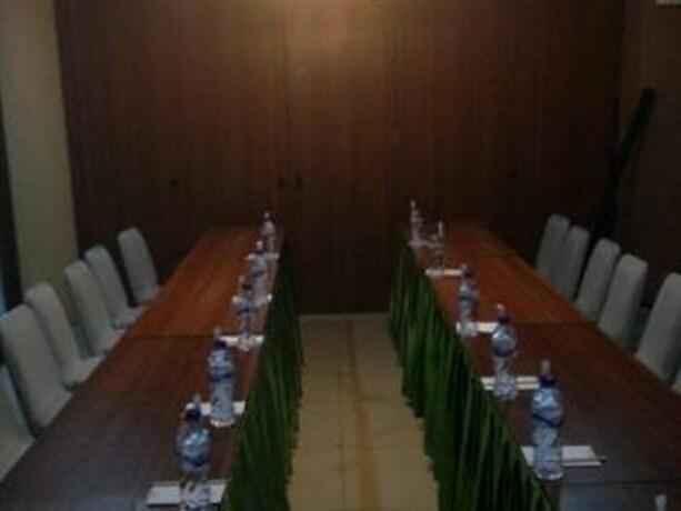 Imagen de los interiores del Hotel The Green, Bekasi. Foto 15