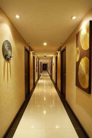 Imagen general del Hotel The Green Bells New Petchburi. Foto 12