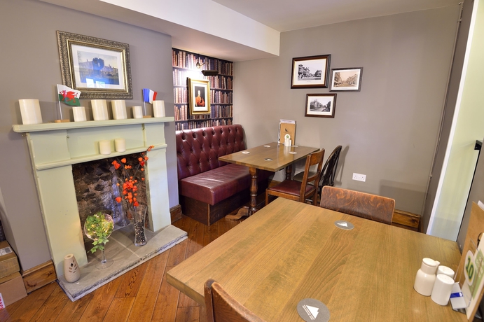 Imagen del bar/restaurante del Hotel The Green Dragon. Foto 6