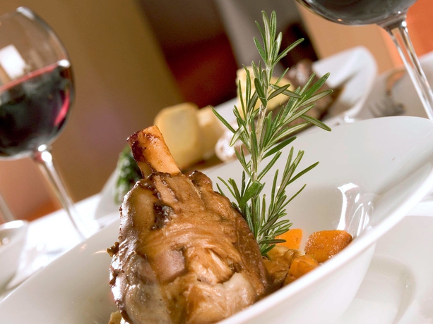 Imagen del bar/restaurante del Hotel The Green Isle Dublin. Foto 3