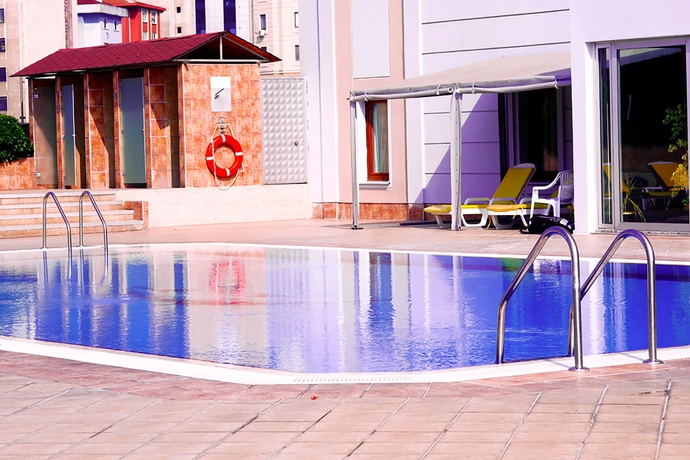 Imagen de la piscina del Hotel The Green Park Bostancı. Foto 17