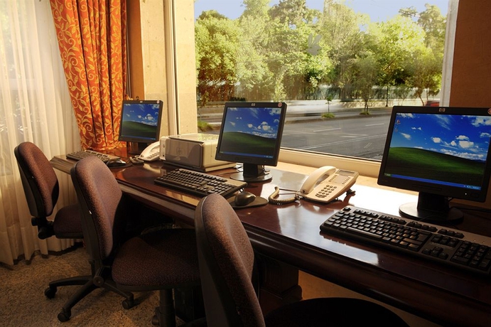 Imagen de los interiores del Hotel The Green Park. Foto 5