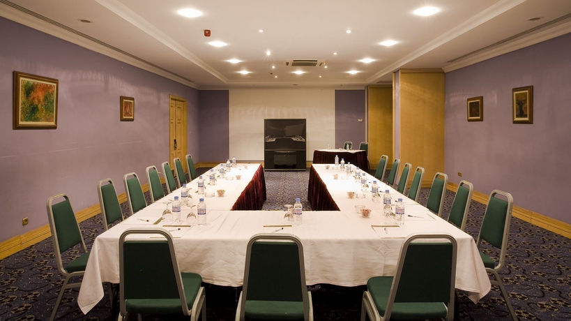 Imagen de los interiores del Hotel The Green Park Merter. Foto 4